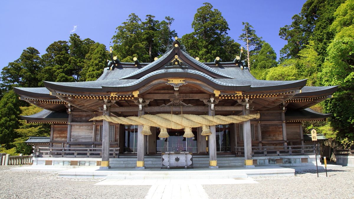秋葉山本宮秋葉神社の秋葉山の山頂にある上社 本殿