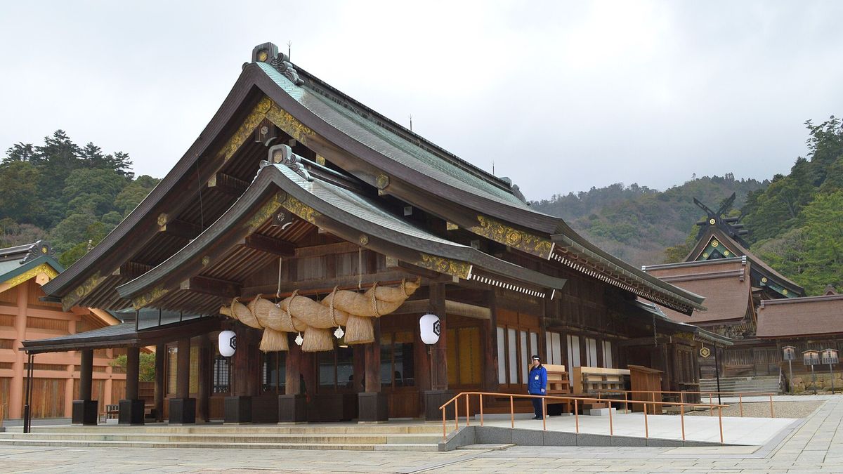 出雲大社の拝殿と大注連縄