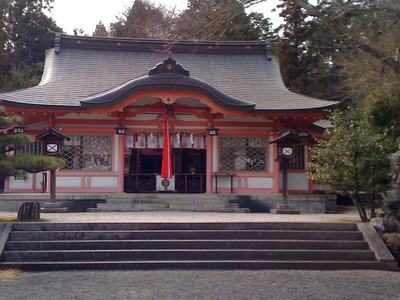 佐久奈度神社の瀬田川のほとりに立つ社殿