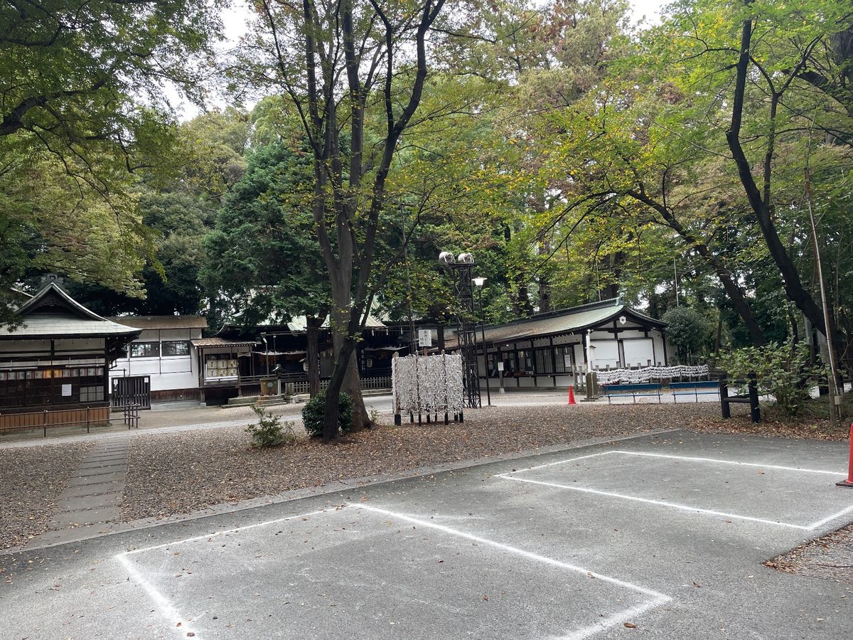 境内の参拝者用駐車場